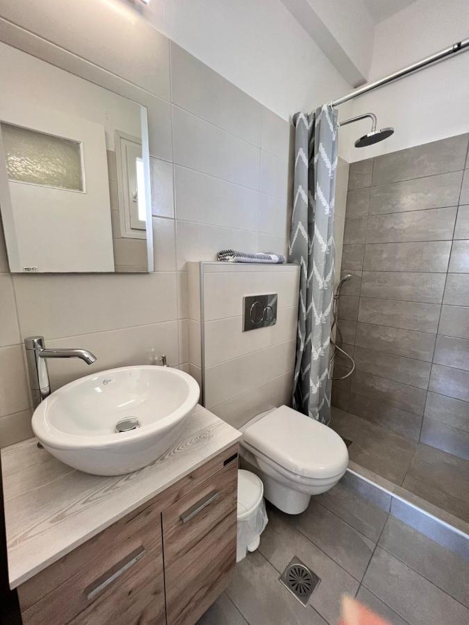 Firaxenia Rooms Bagian luar foto